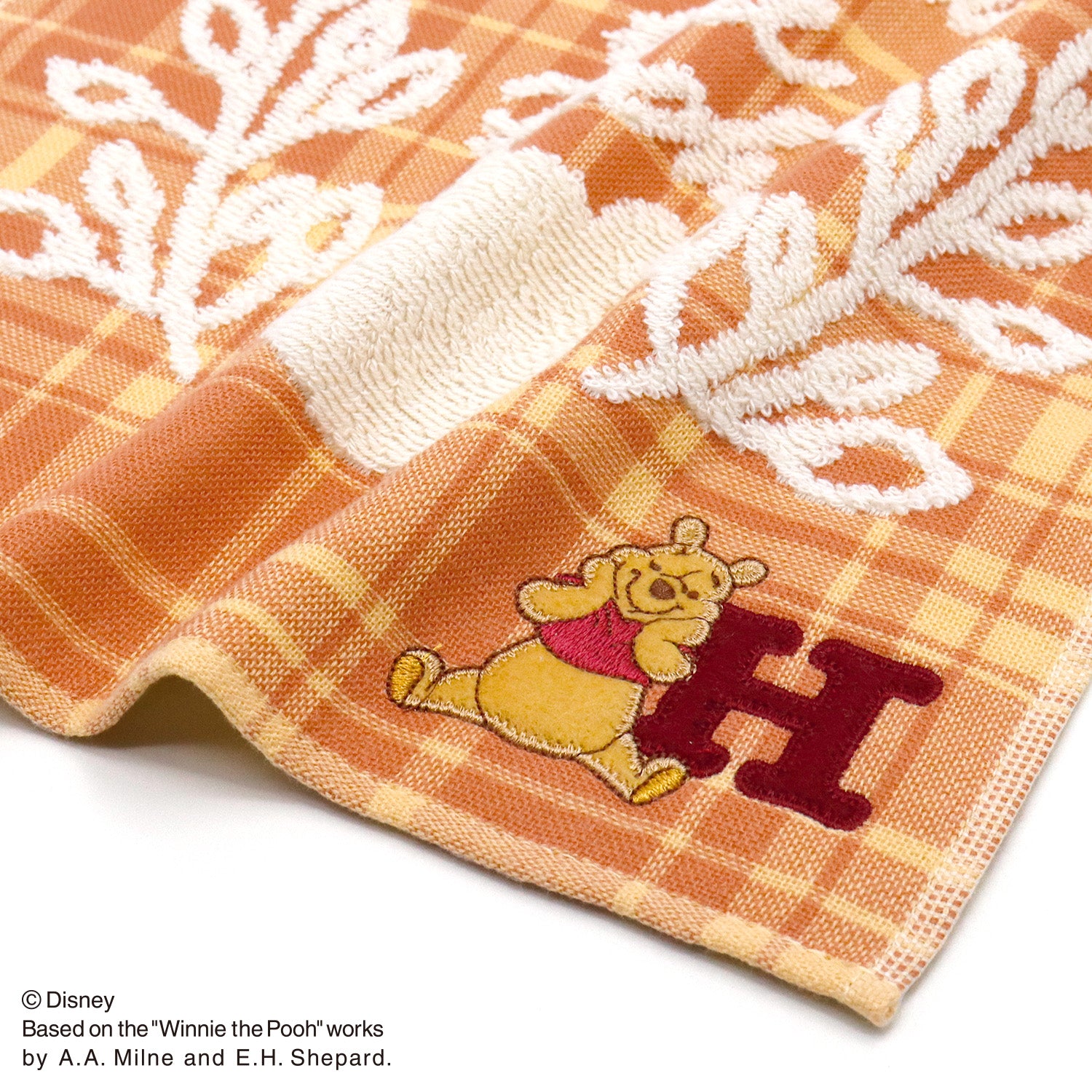 Disney＞イニシャルチェック ＜くまのプーさん＞ タオルハンカチ