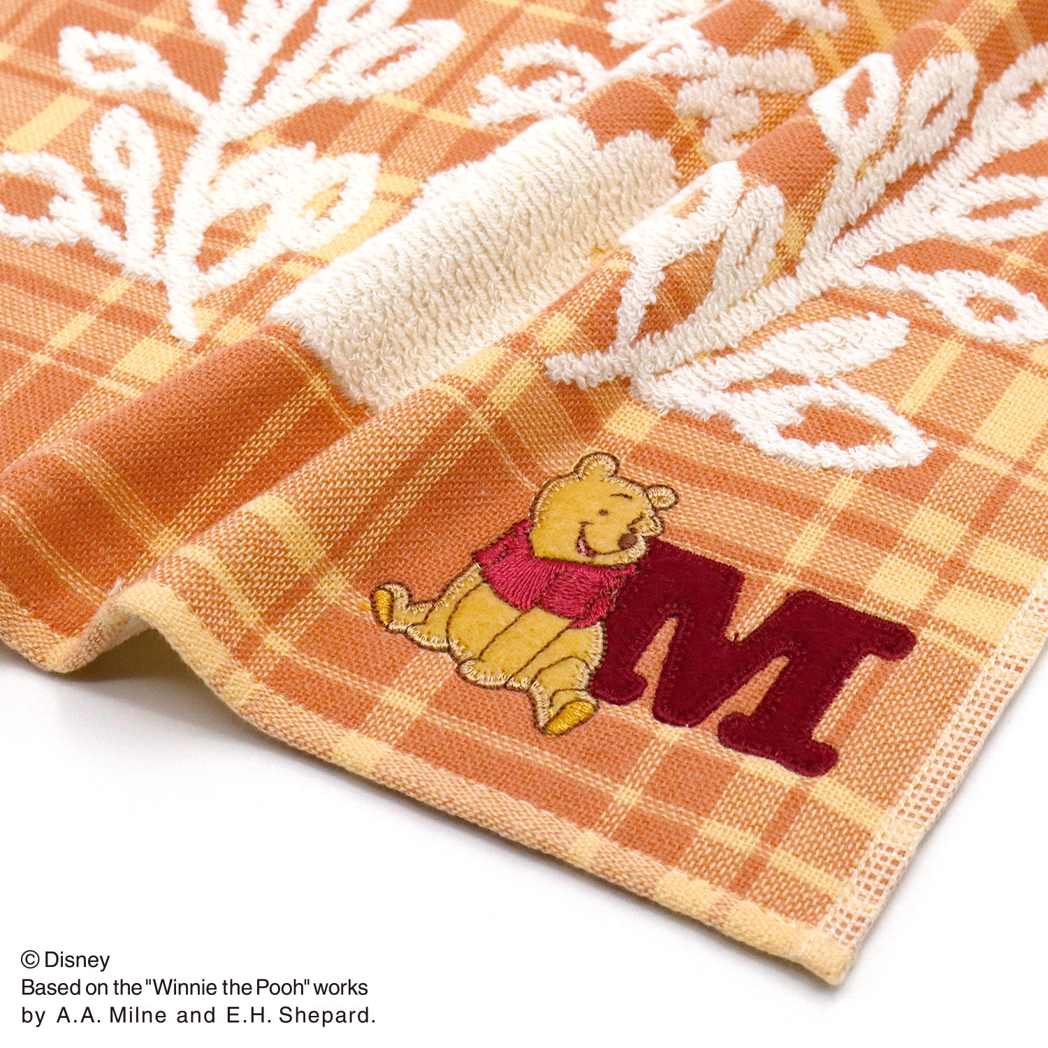 Disney＞イニシャルチェック ＜くまのプーさん＞ タオルハンカチ