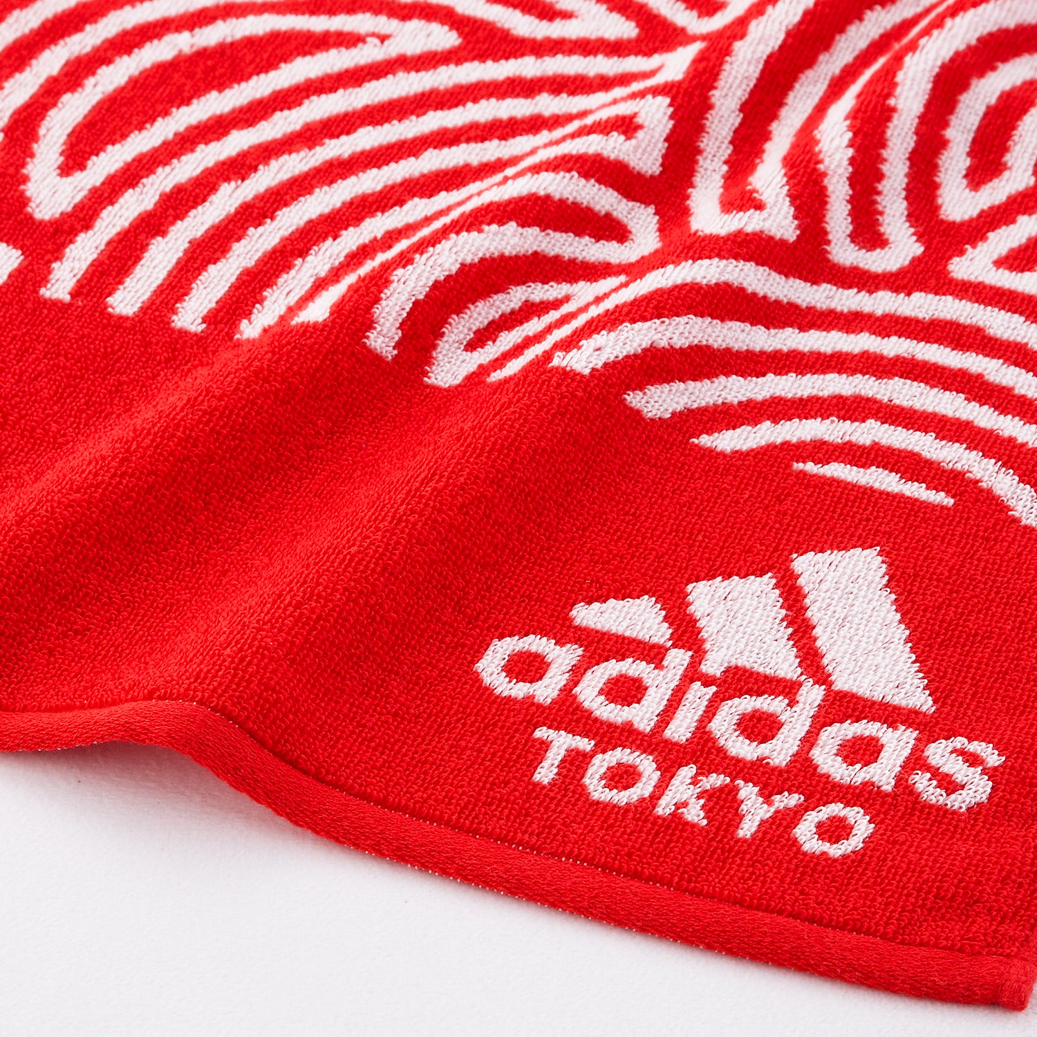 SALE『adidas』 グラフィックスモール スポーツタオル – タオル